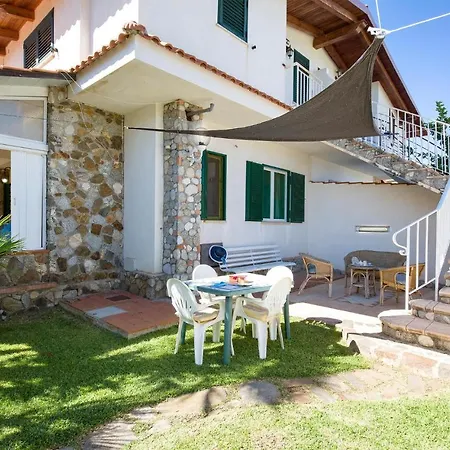 Awesome In With Wifi Holiday home