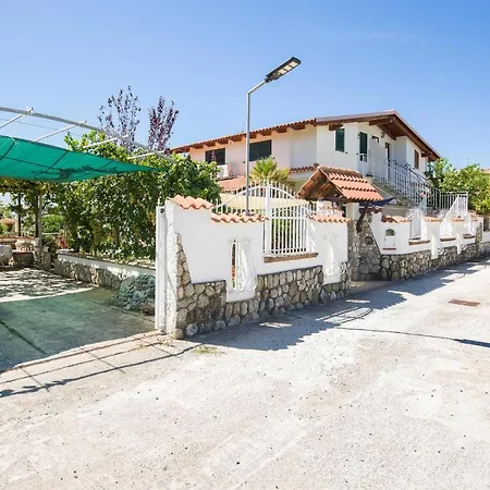 Awesome In With Wifi Holiday home